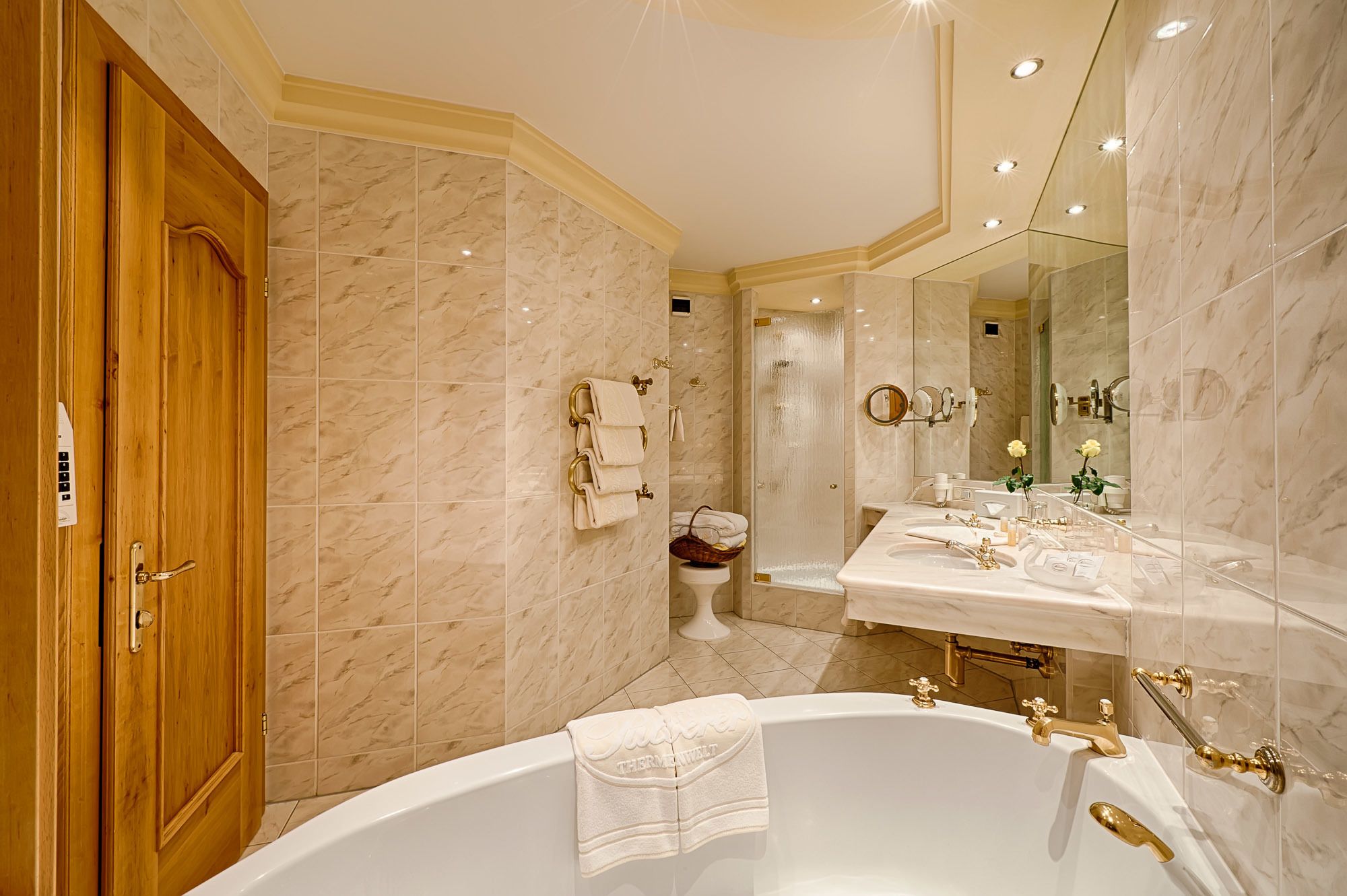 panoramic suite, balcony, mountain view (junior) | bathroom amenities | hair dryer, bathrobes, slippers, towels