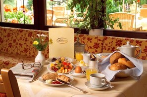 Breakfast area - Thermenwelt Hotel Pulverer (Bad Kleinkirchheim)
