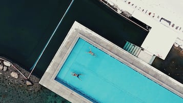 Salas de tratamientos para parejas, sauna, bañera de hidromasaje