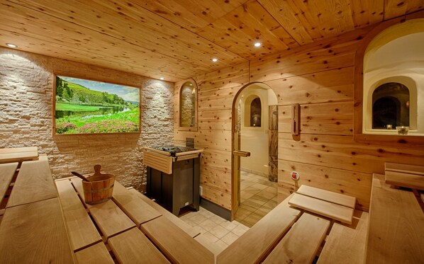 Behandlungsräume für Paare, Sauna, Whirlpool, Dampfbad