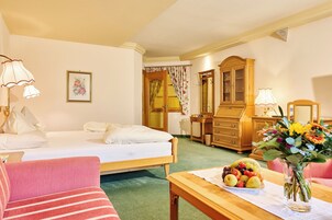Panoramic Suite, Balcony, Mountain View (Junior) | Premium bedding, minibar, in-room safe, desk