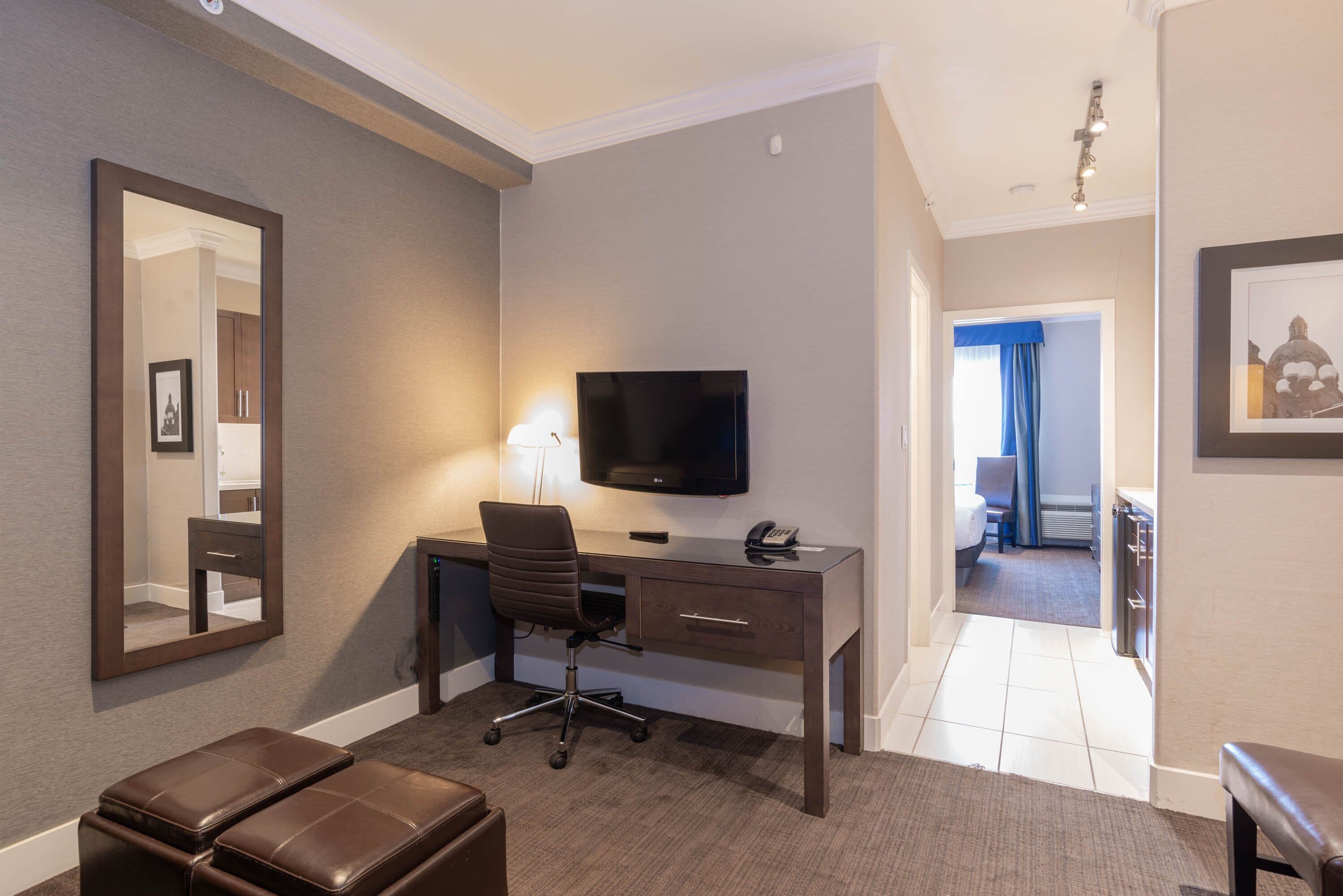 standard suite, 1 king bed, kitchenette | premium bedding, pillow-top beds, in-room safe, desk
