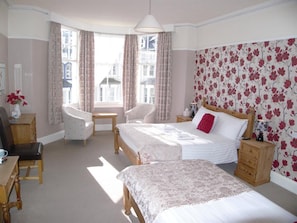Suite, Ensuite (Sleeps 3 ) - Beach House (Llandudno)
