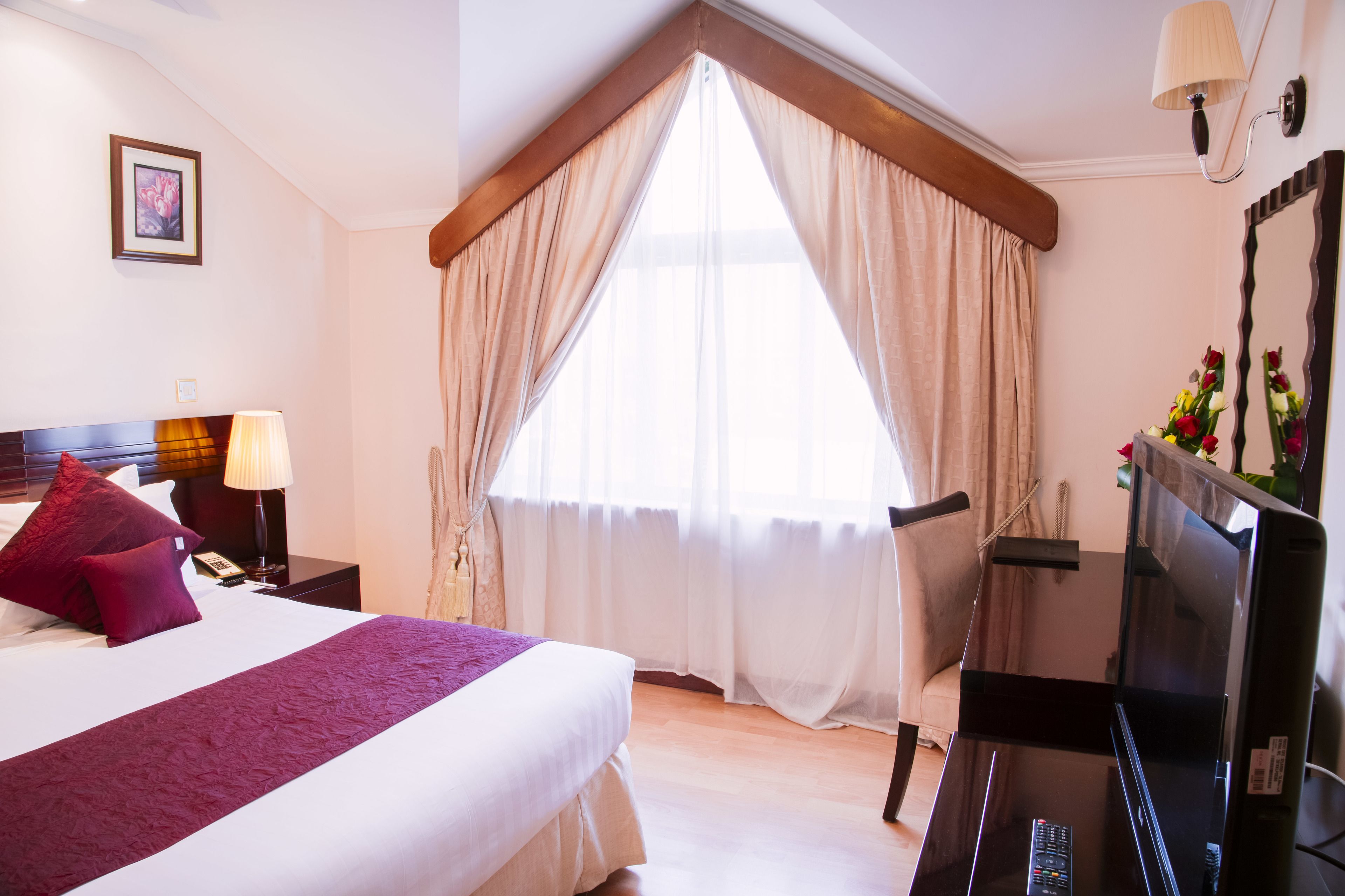 Standard Double Room | In-room safe, laptop workspace, soundproofing, iron/ironing board