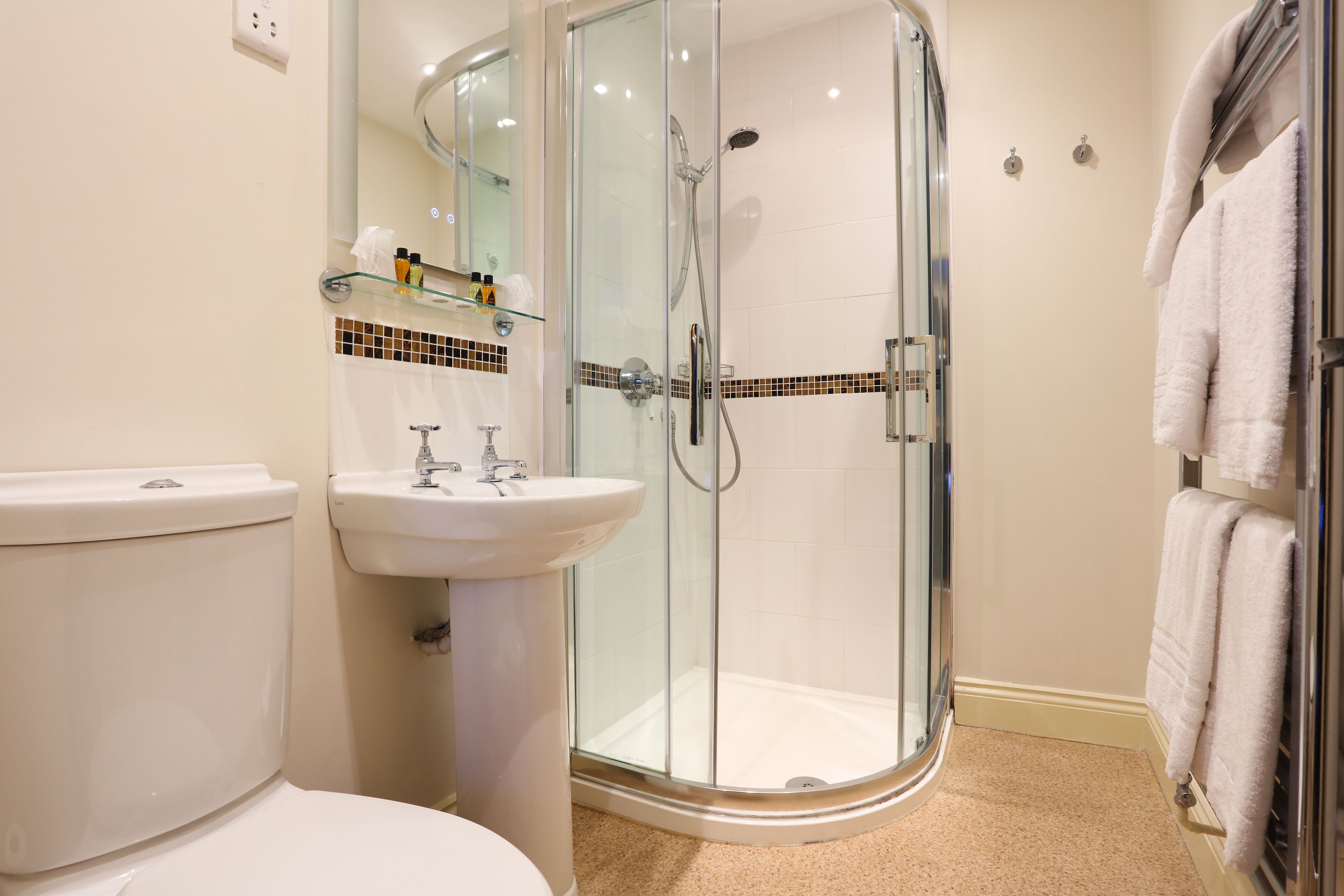 Twin Room, Ensuite | Bathroom