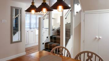 Cottage, Ensuite (Self Catered - 3 Peoples) | Dining