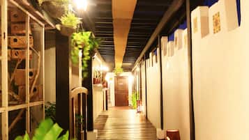 2 restaurants, breakfast, lunch, dinner served; Asian cuisine
