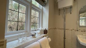 Dobbeltrom, eget bad (Room 1) | Bad