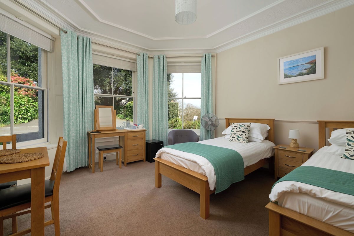 Standard Twin Room, Private Bathroom