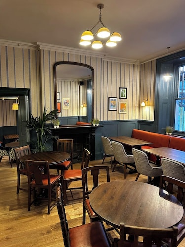George Hotel
