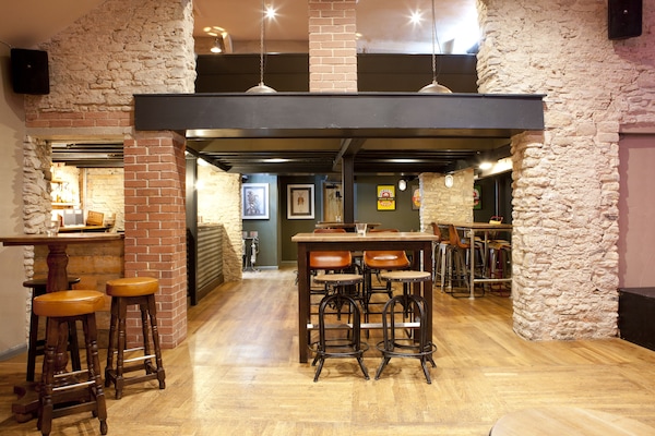 Bar (en la propiedad)