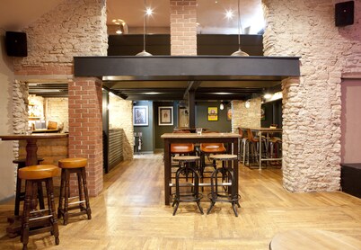 George Hotel