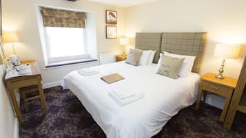 Double Room, Ensuite | Desk, blackout drapes, iron/ironing board, free WiFi