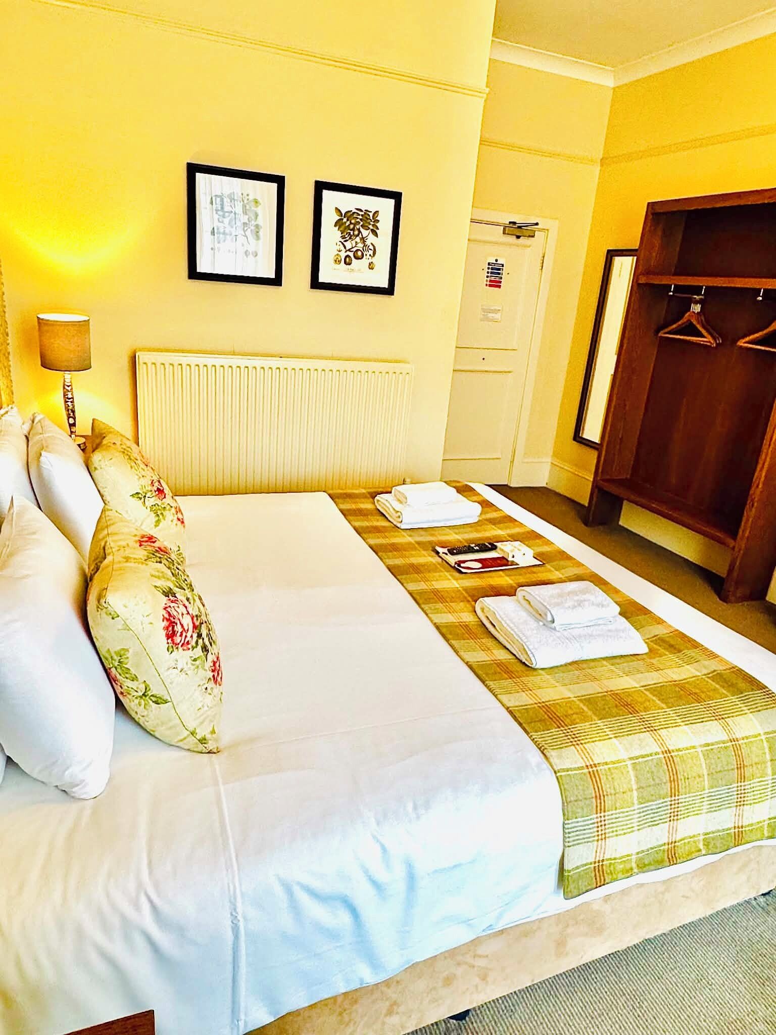 Grand Room, Balcony | Desk, blackout drapes, iron/ironing board, free WiFi