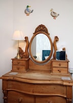 Decoración personalizada, muebles diferentes y escritorio