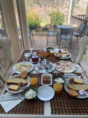 Breakfast for a fee - Boutique Hotel Skamnos (Distomo-Arachova-Antikyra)