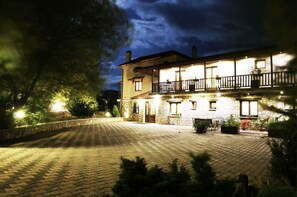 Property entrance - Boutique Hotel Skamnos (Distomo-Arachova-Antikyra)