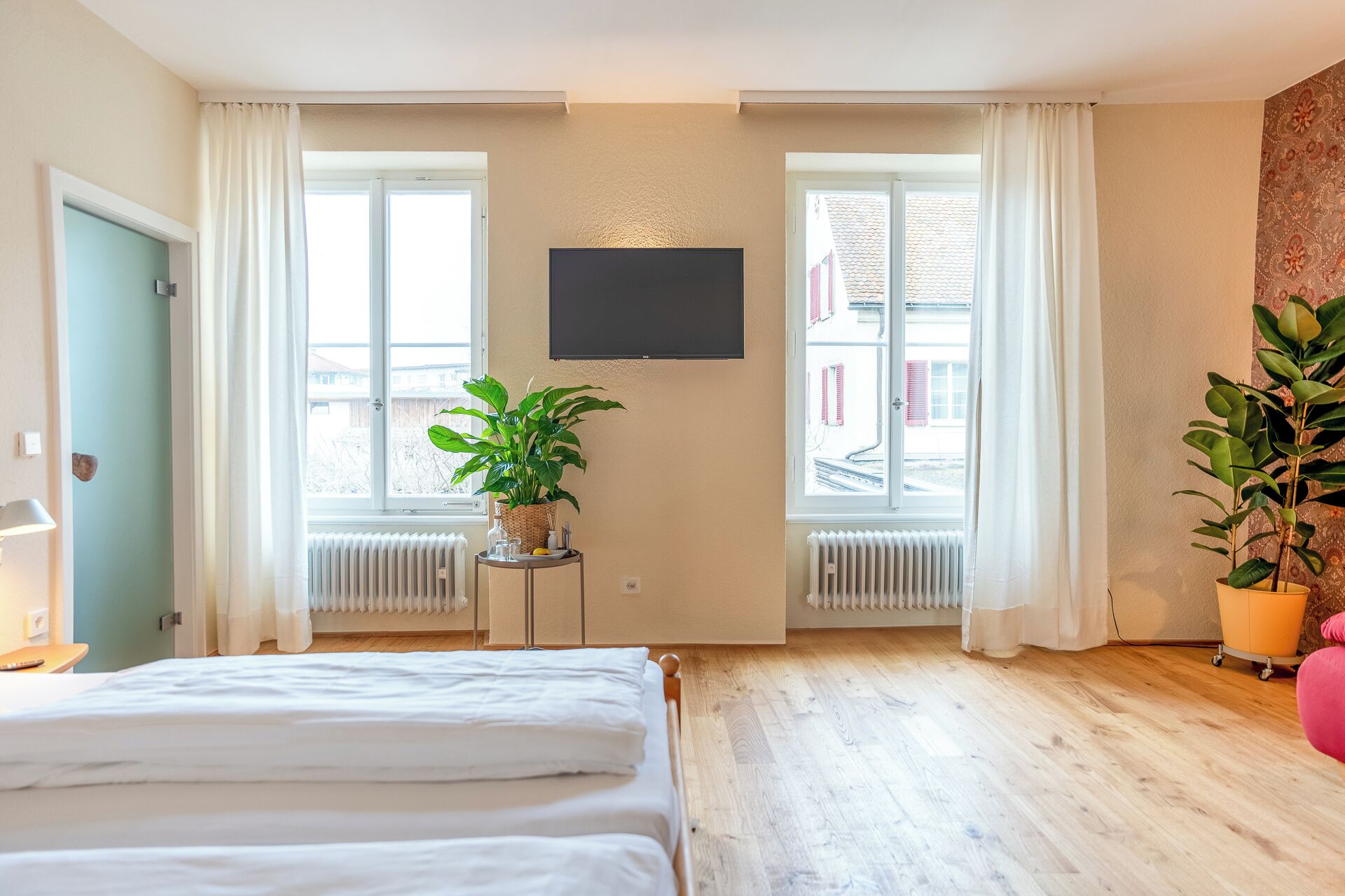 family room | premium bedding, in-room safe, individually furnished, desk