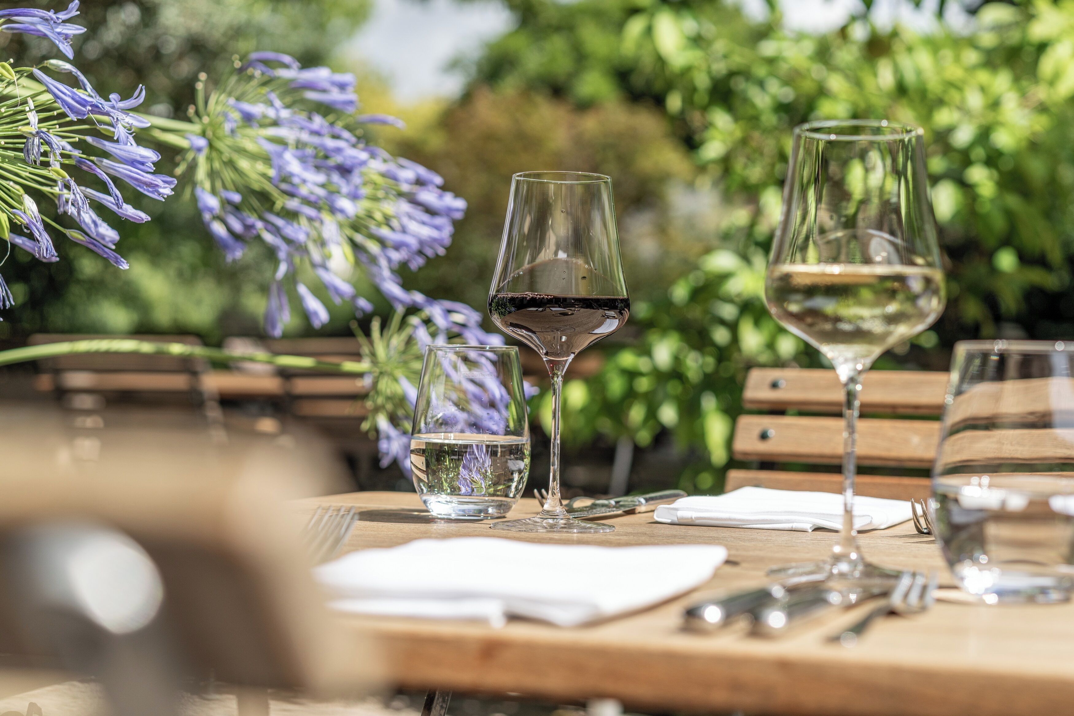 breakfast, lunch and dinner served