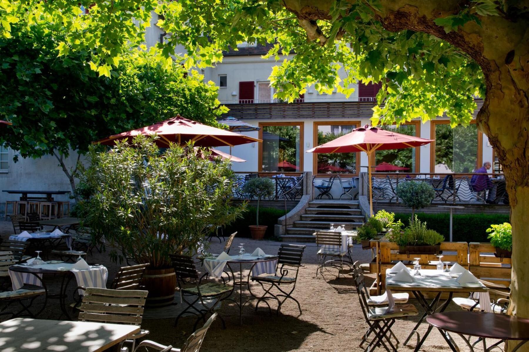 Breakfast, lunch and dinner served