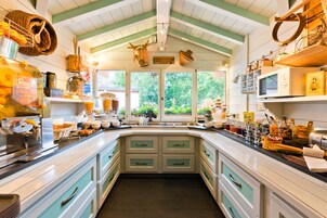 Daily buffet breakfast (EUR 24 per person)