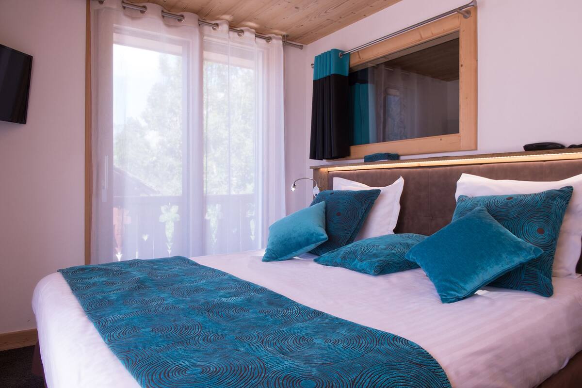 Family Room, 2 Bedrooms, Non Smoking, Connecting Rooms | Premium bedding, in-room safe, desk, blackout curtains