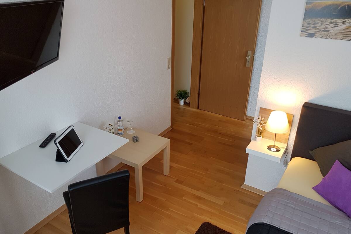 basic single room, 1 single bed, non smoking | desk, iron/ironing board, free cots/infant beds, free wifi