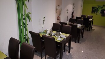 每日供应自助式早餐（需付费）