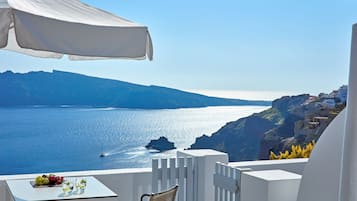 Junior Suite - Pelagos House | Premium bedding, minibar, in-room safe, individually decorated