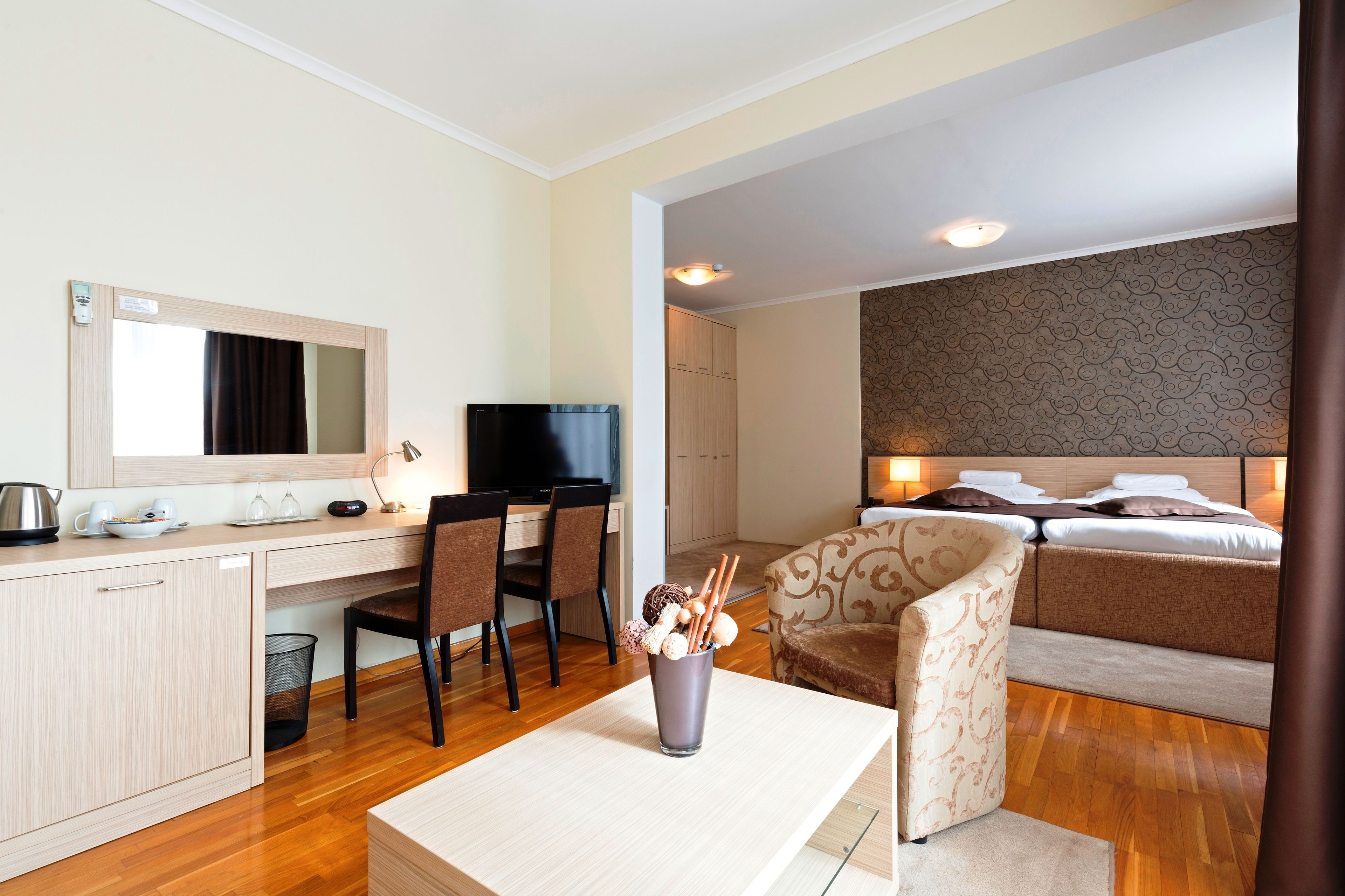 junior suite | minibar, in-room safe, desk, blackout curtains