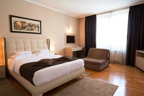 Suite, 2 Bedrooms | Minibar, in-room safe, desk, blackout drapes - Nevski Hotel (Belgrade)