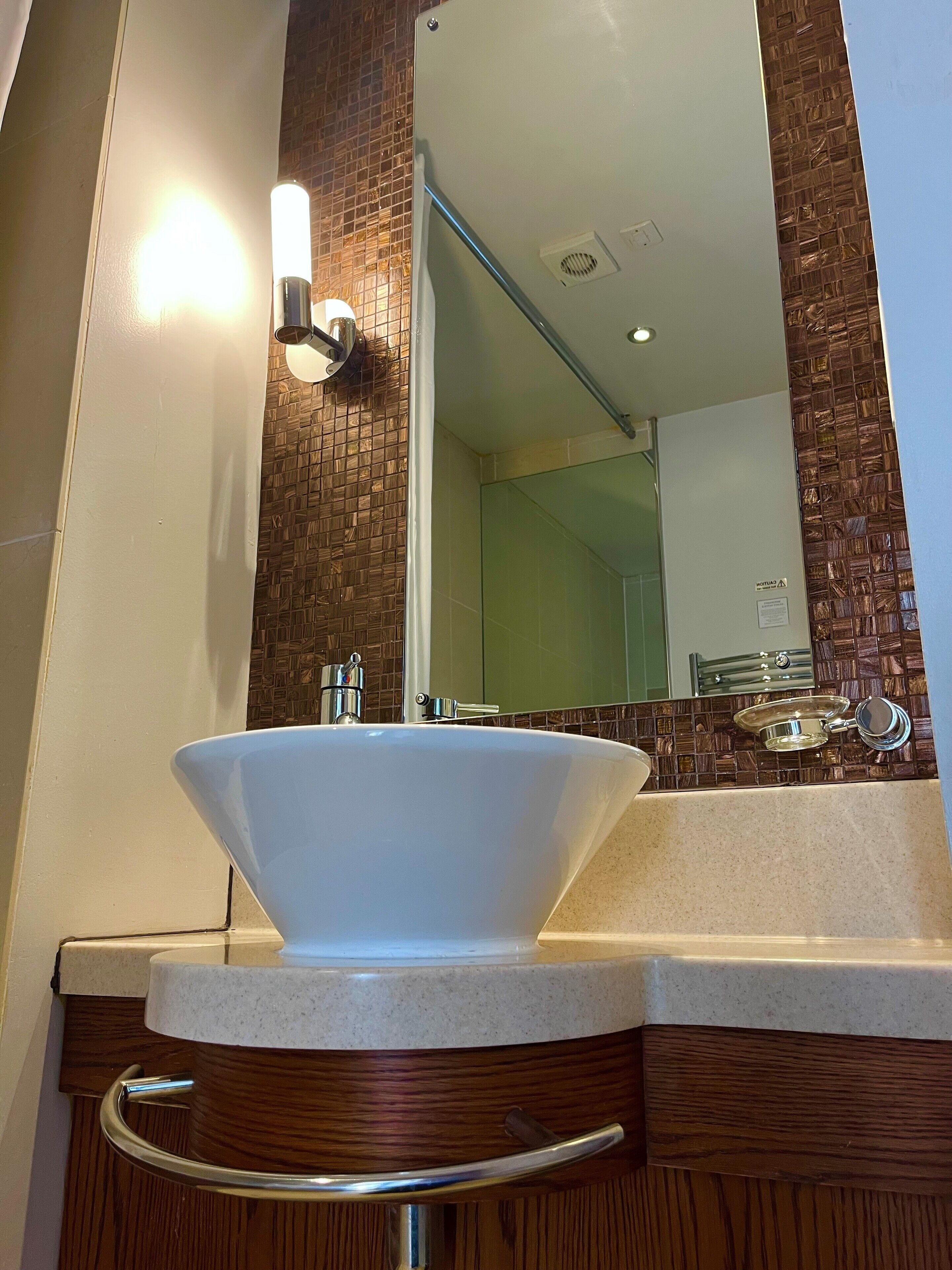 double room | bathroom | free toiletries, hair dryer, towels