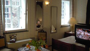 Doppelzimmer zur Einzelnutzung | Essbereich im Zimmer