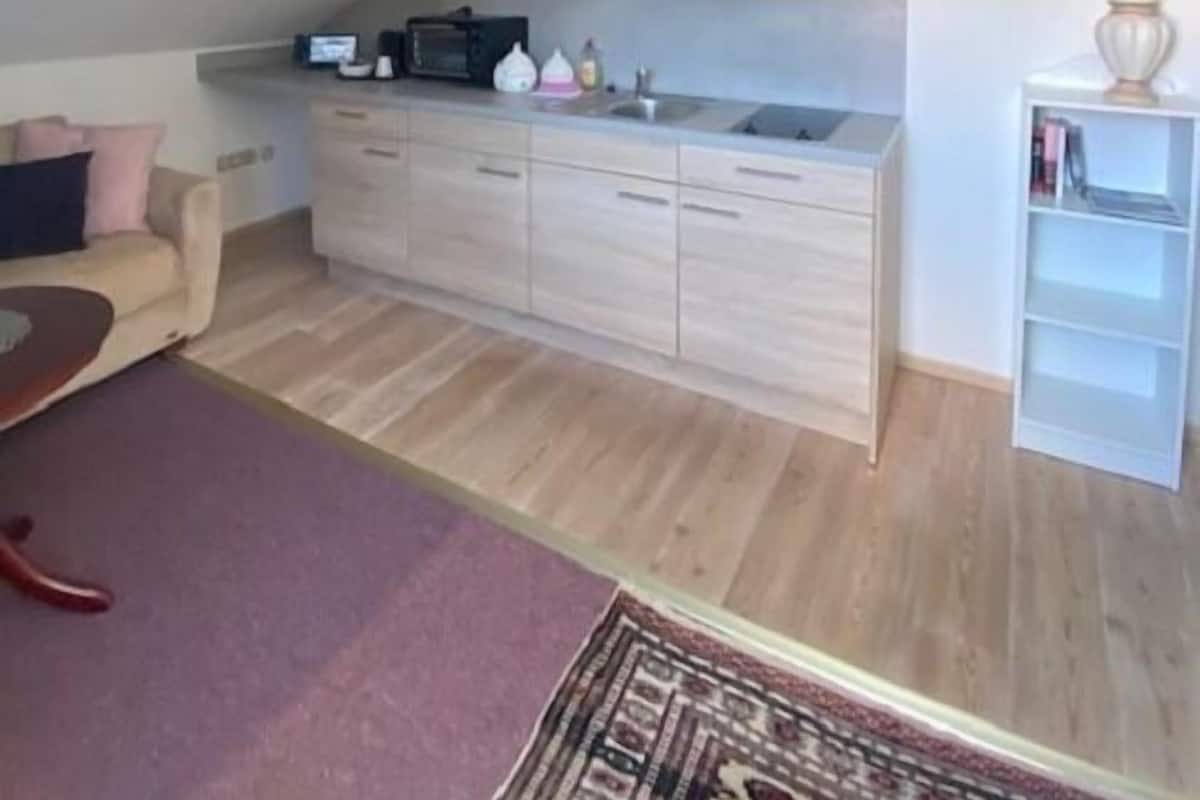 Departamento senior | Ropa de cama de alta calidad y caja de seguridad en la habitación