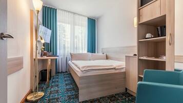 Hochwertige Bettwaren, Zimmersafe, Schreibtisch