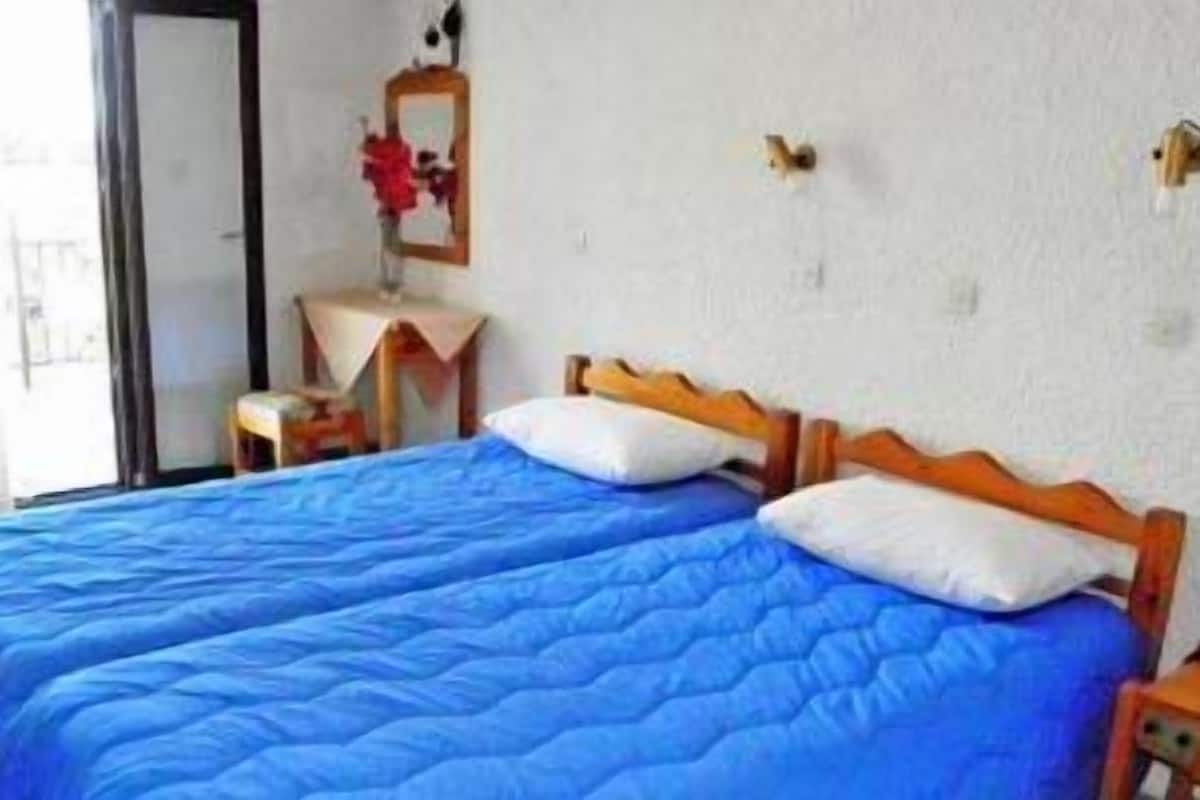 In-room safe, soundproofing, free WiFi