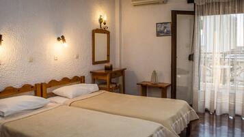 Double Room | In-room safe, soundproofing, free WiFi