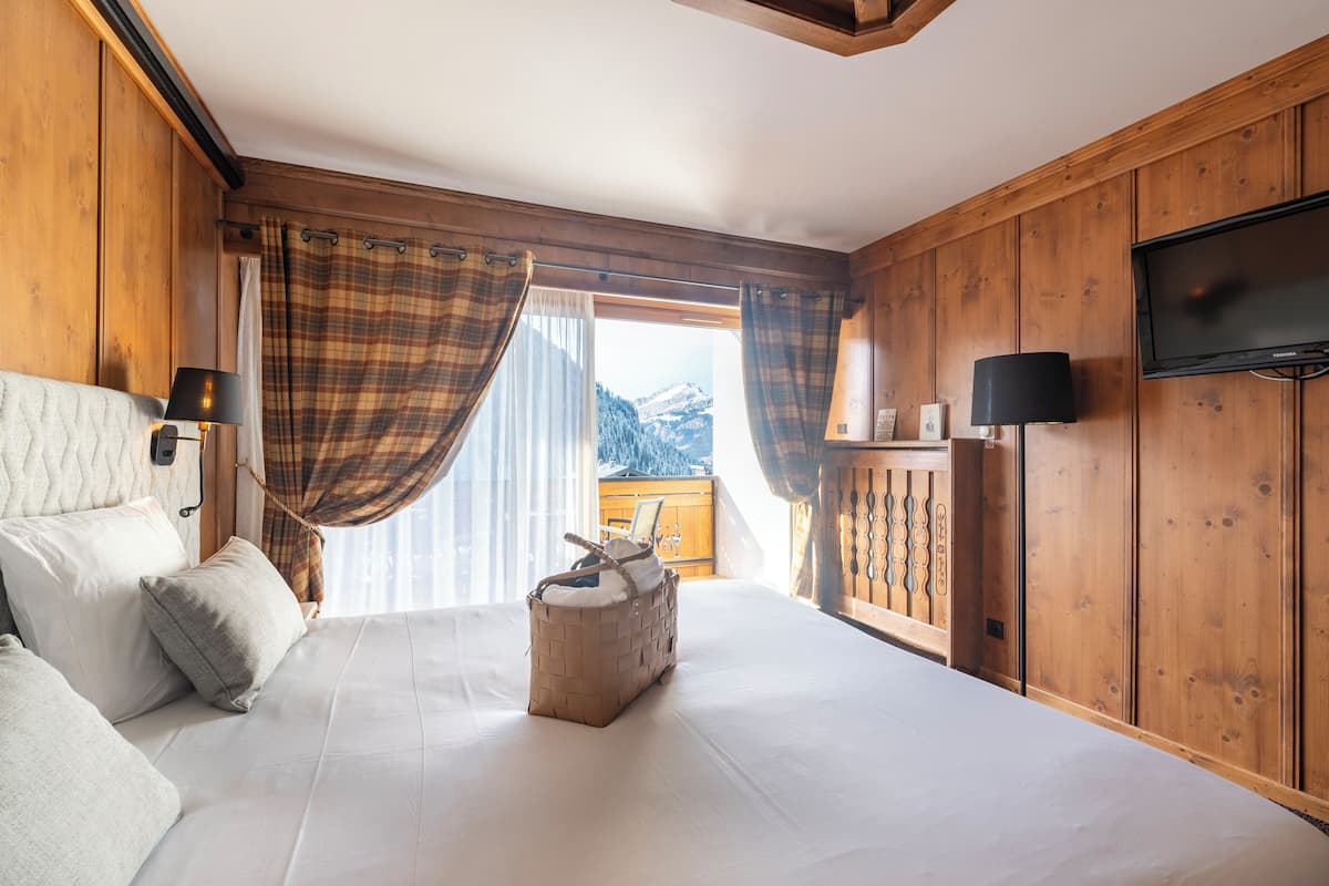 double room (privilege) | premium bedding, in-room safe, soundproofing, free cots/infant beds