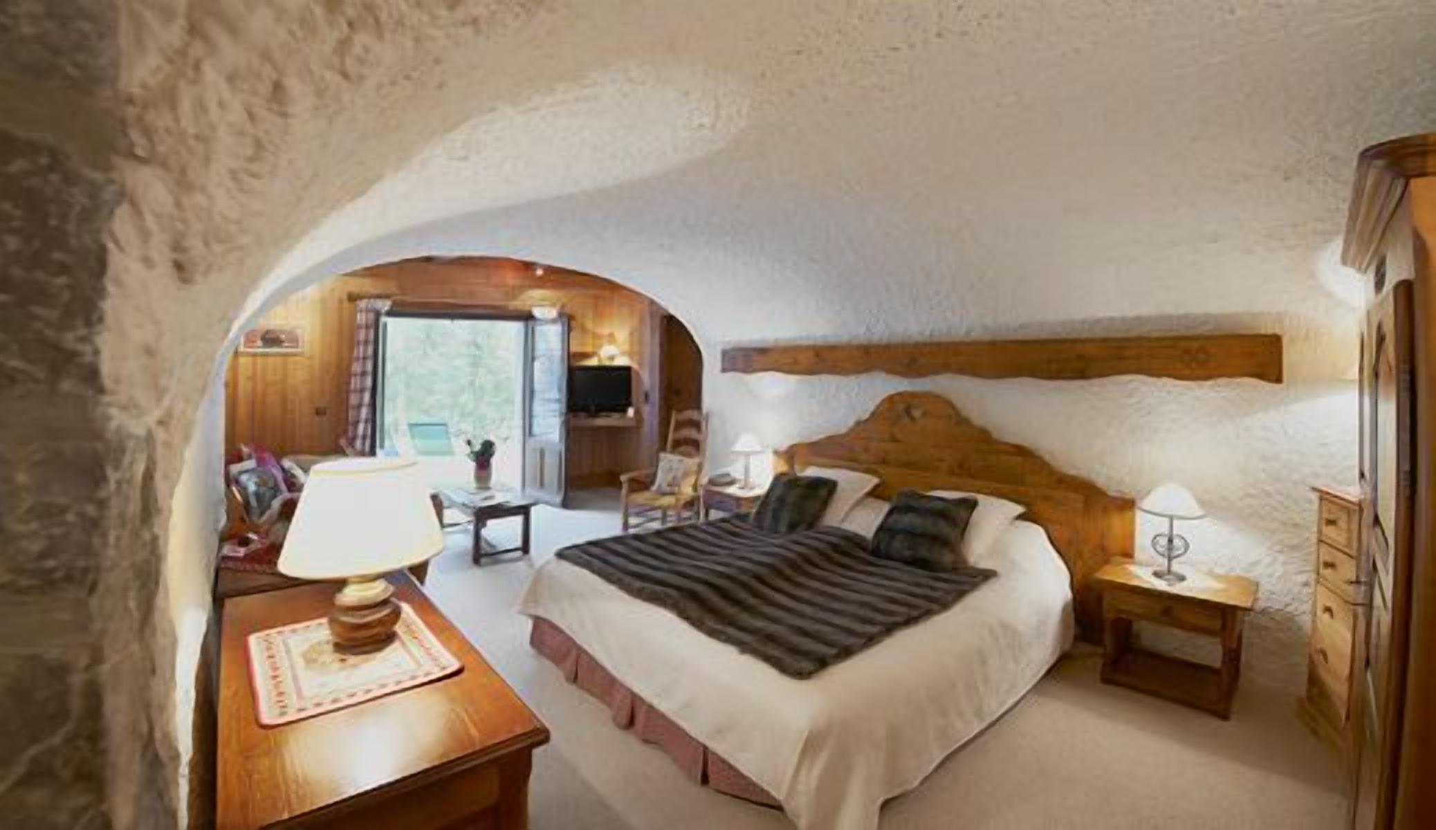 Chambre Standard | Matelas Select Comfort, coffres-forts dans les chambres, bureau