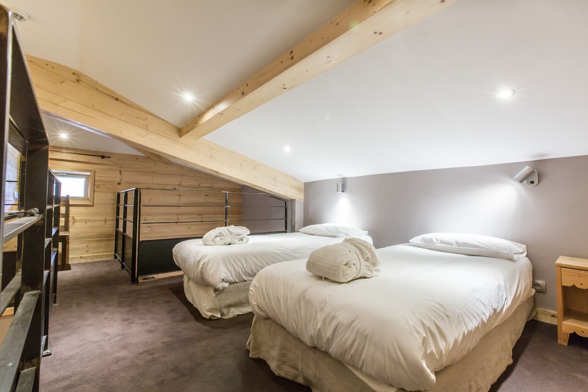 Comfort Quadruple Room, Mountain View