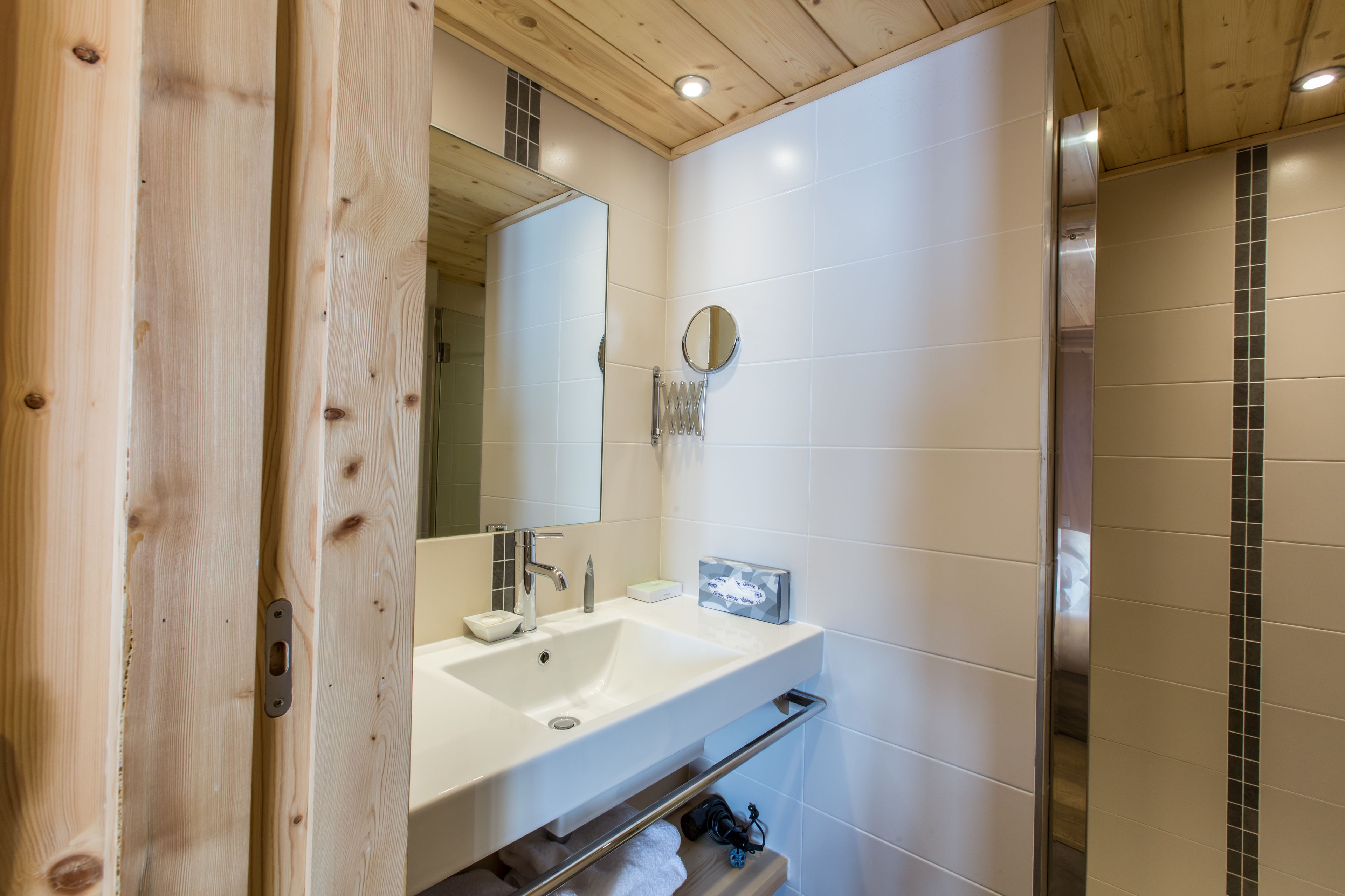 classic triple room, mountain view | bathroom | free toiletries, hair dryer, bathrobes, slippers