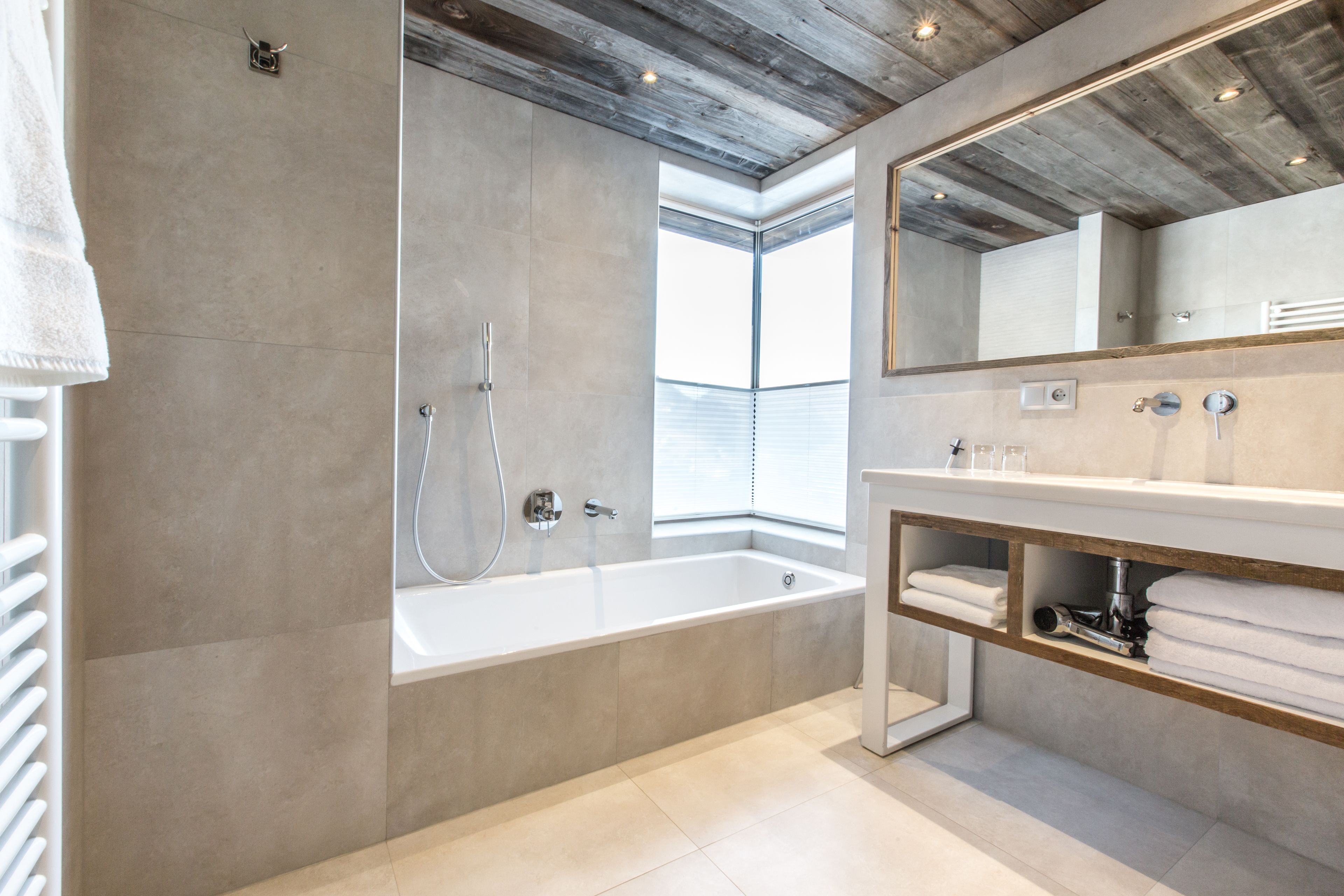 exclusive double room | bathroom | free toiletries, hair dryer, bathrobes, slippers