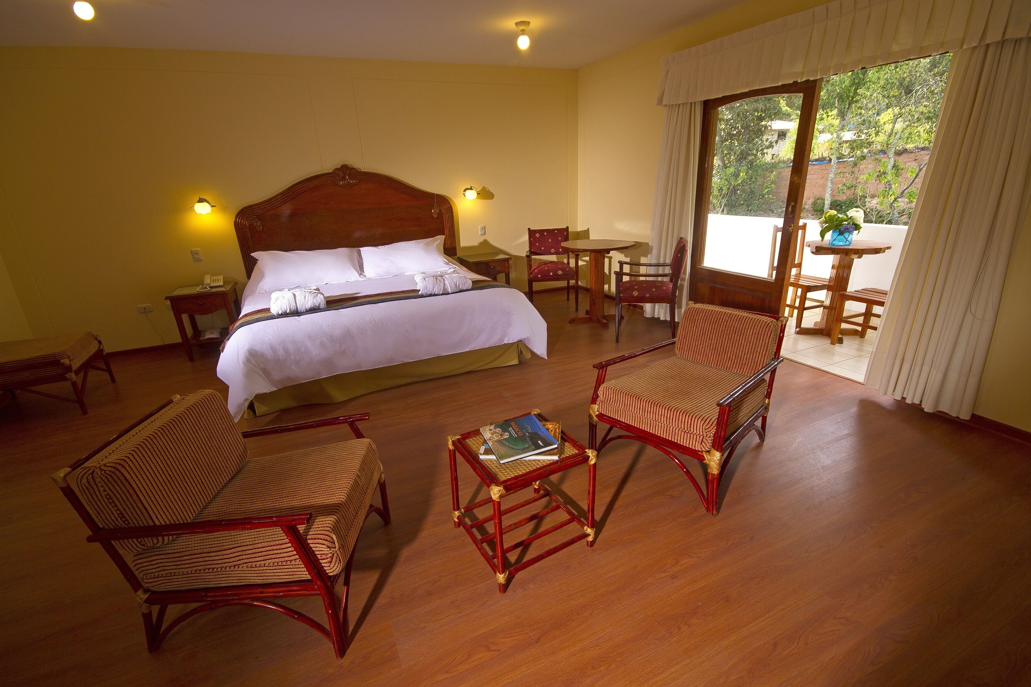 classic suite, terrace | 1 bedroom, premium bedding, minibar, in-room safe