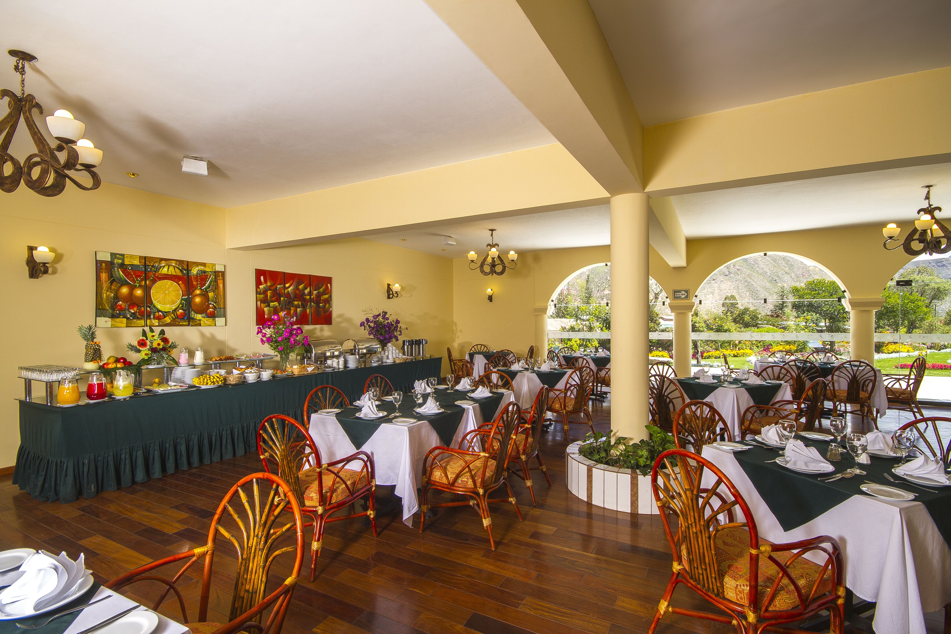 Sarapan dan makan malam dihidangkan, taman 