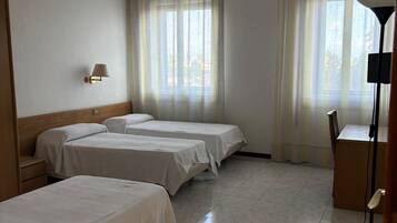 Coffres-forts dans les chambres, bureau