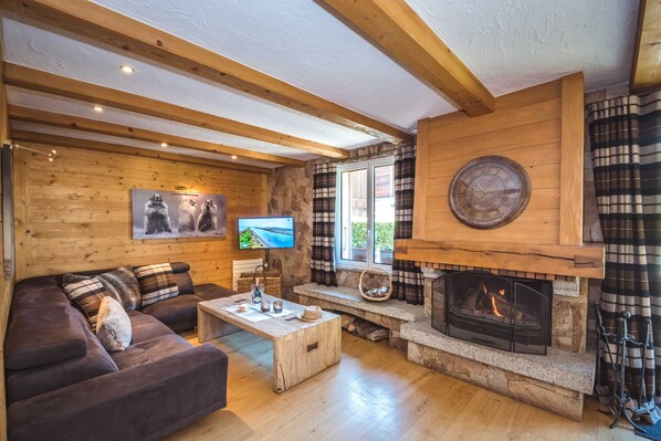 Chalet, Mountain View (La Maisonnée) | Living area | Flat-screen TV