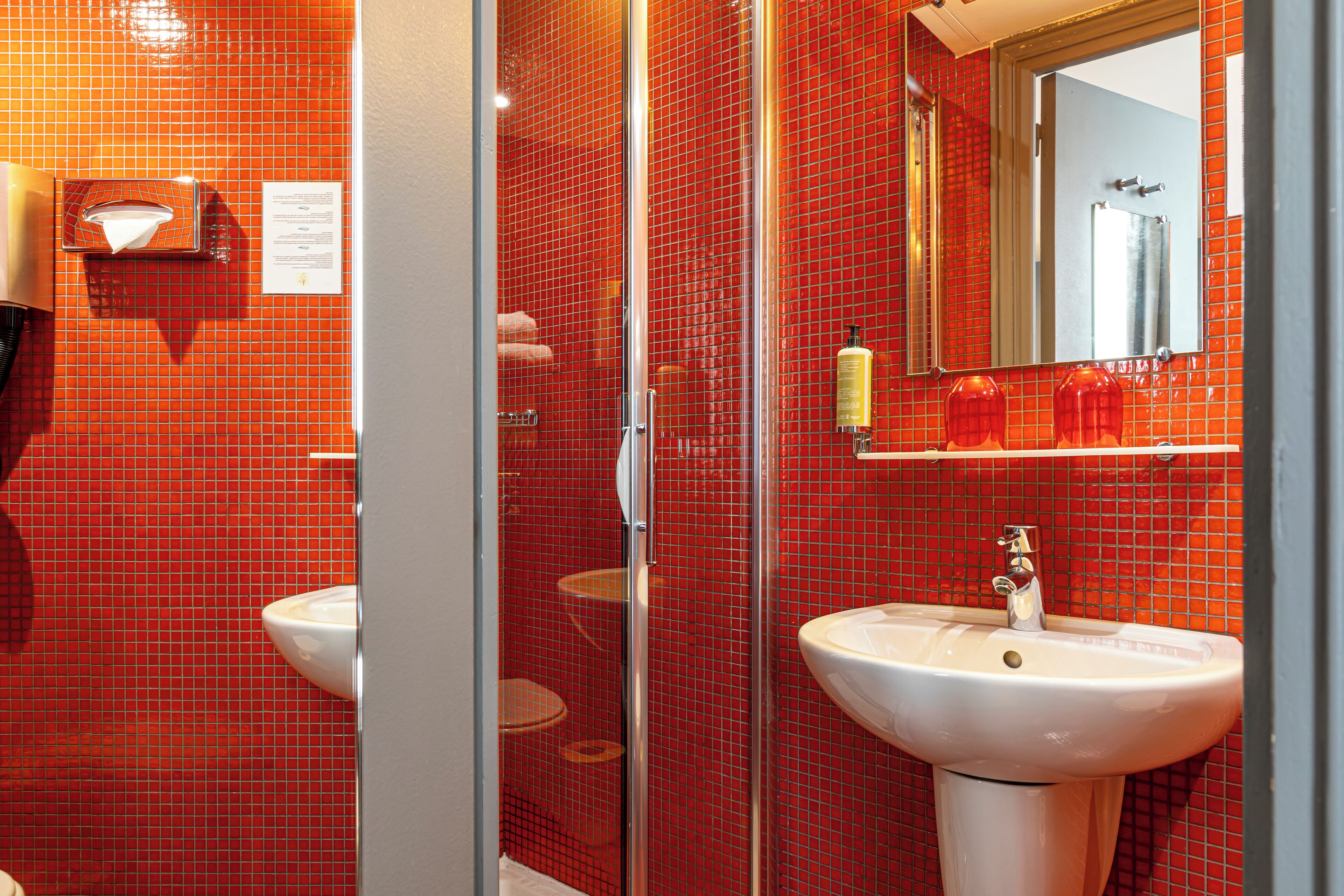 classic twin room | bathroom | hair dryer, slippers, towels