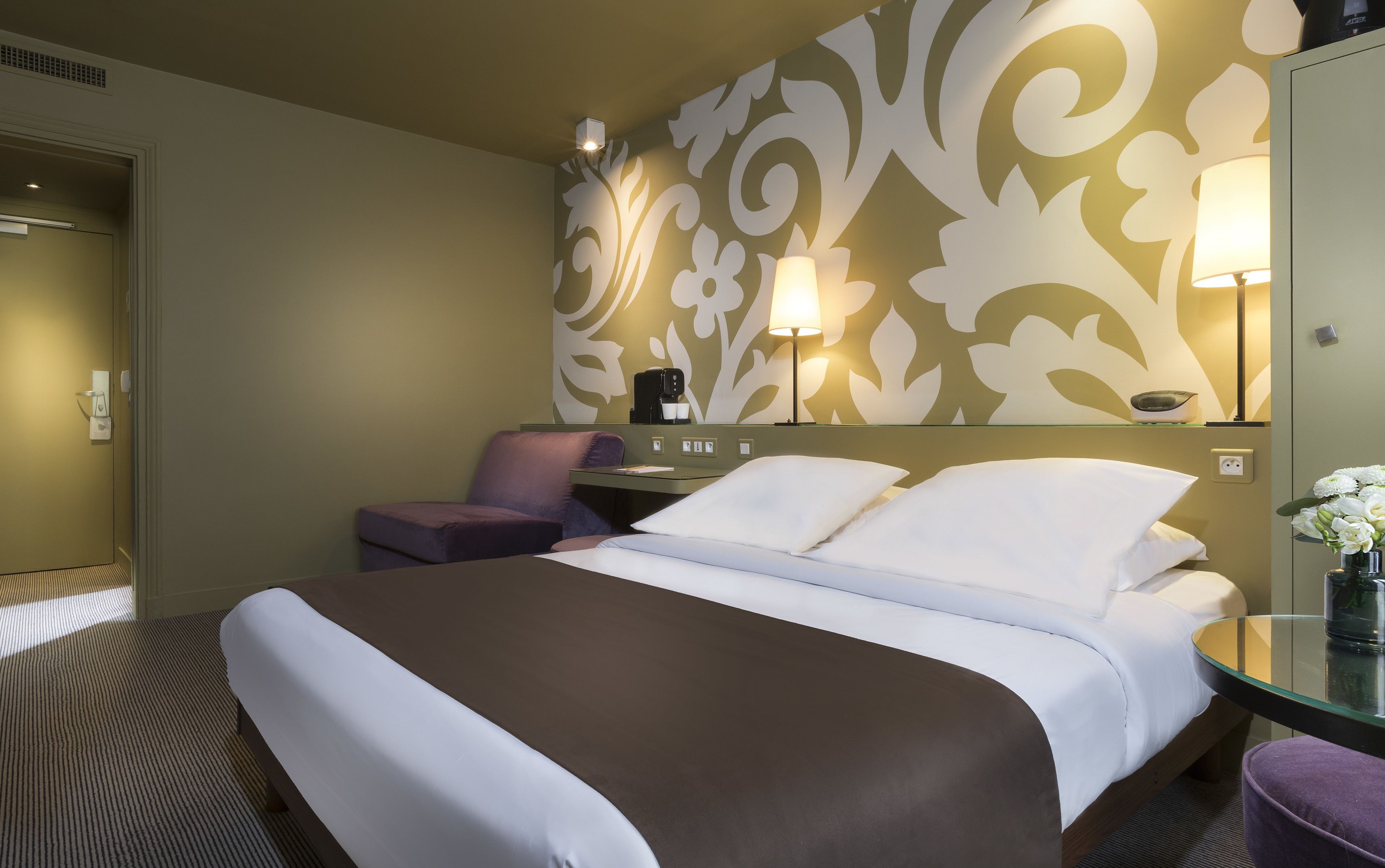 superior double room, garden view | in-room safe, desk, blackout curtains, soundproofing