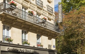 Front of property - Gardette Park Hotel (Paris)