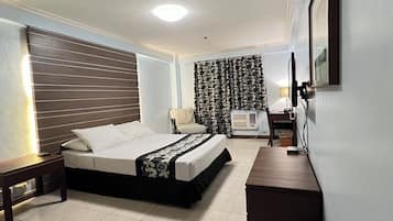 Standard Room | In-room safe, desk, soundproofing, iron/ironing board